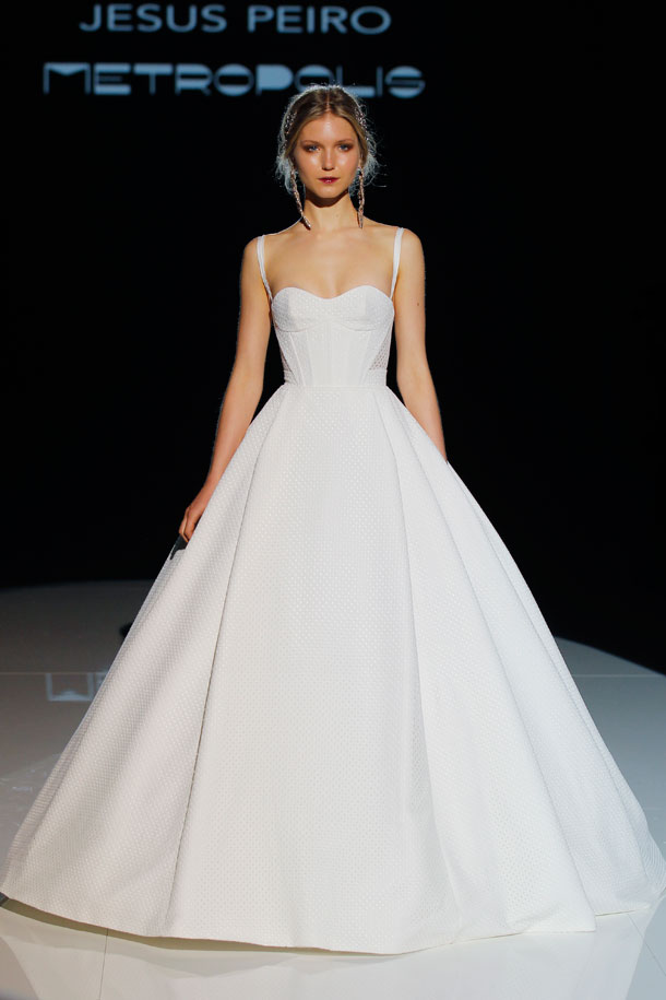 ilovebrides.pt Jesus Peiro 2018 Barcelona Bridal Fashion Week 2017